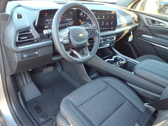 New 2027 Chevrolet Traverse LT w/ LPO, Floor Liner Package AWD/4WD image 4