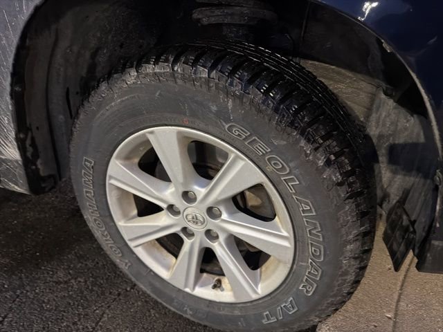 Used 2011 Toyota Highlander 4WD image 11