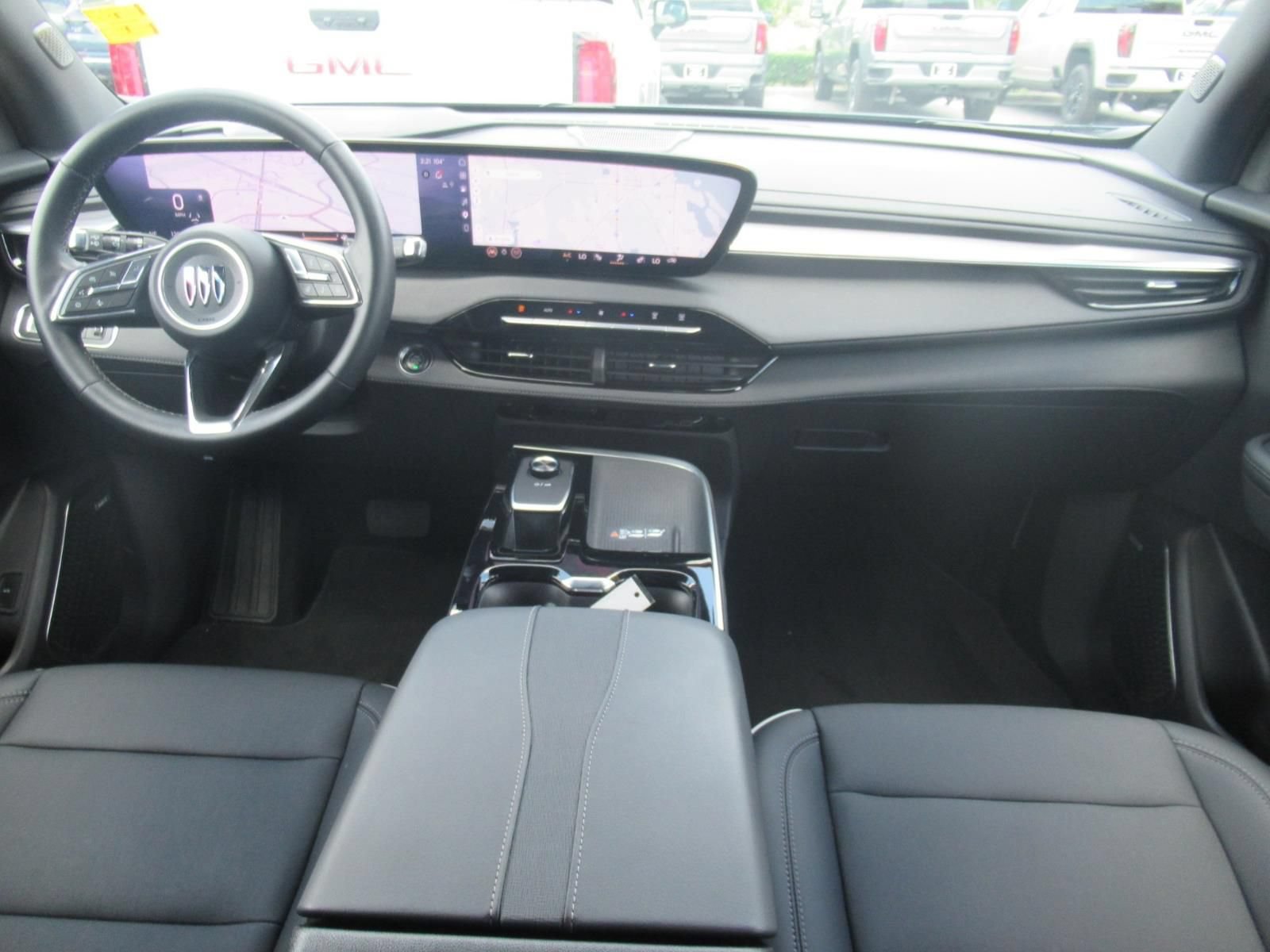Used 2025 Buick Enclave Preferred AWD/4WD image 12