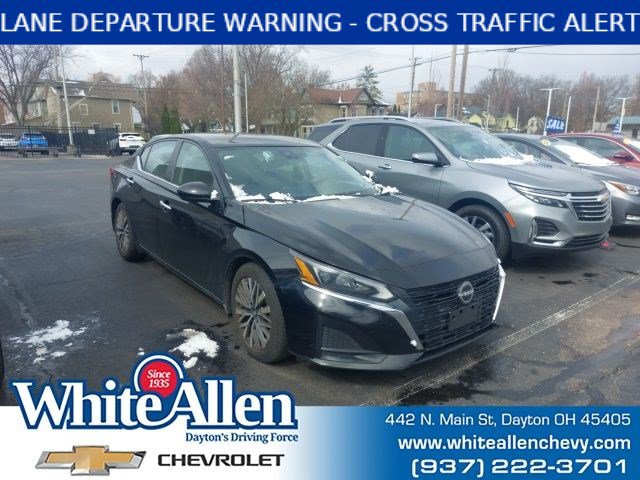 Used 2023 Nissan Altima 2.5 SV image 1