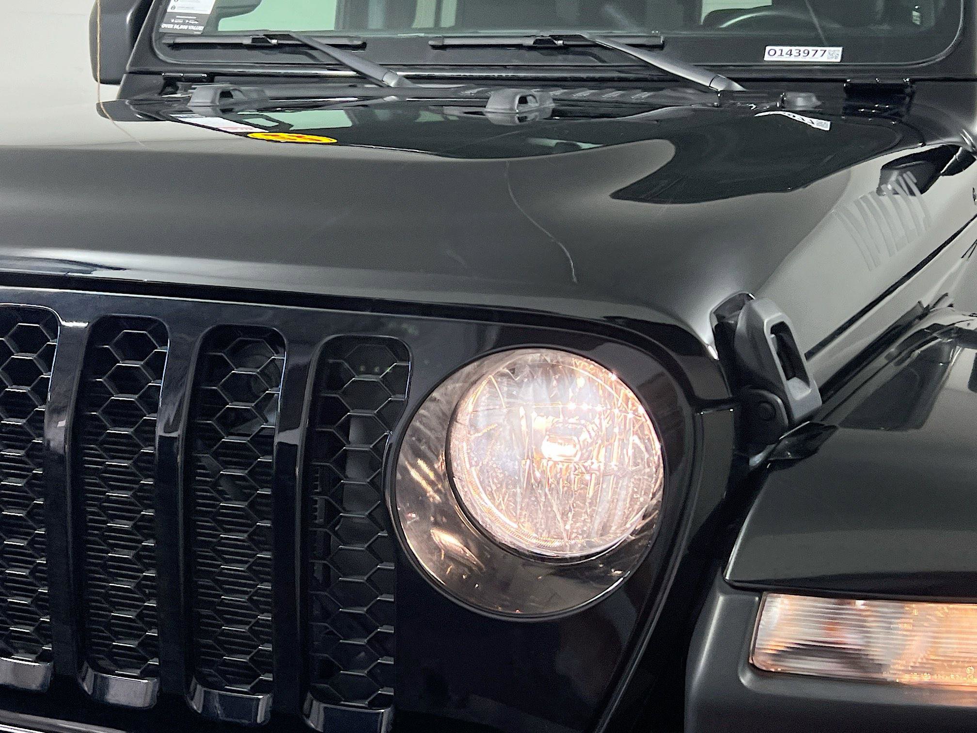 Used 2022 Jeep Gladiator Willys image 11