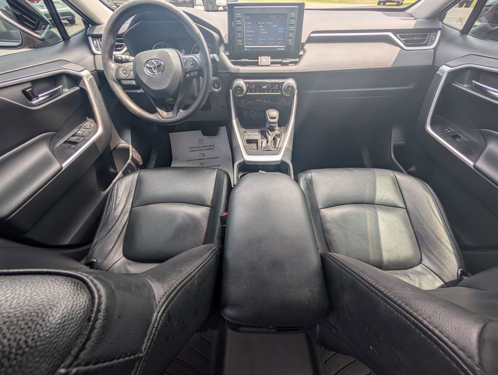 Used 2021 Toyota RAV4 XLE FWD image 25