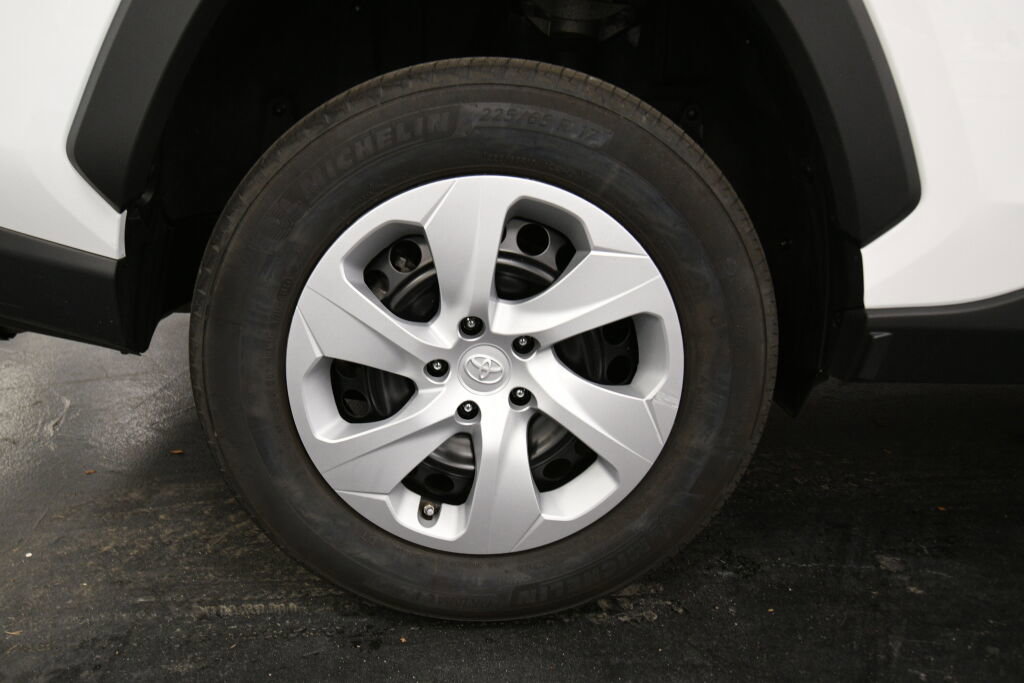 Certified 2024 Toyota RAV4 LE image 29