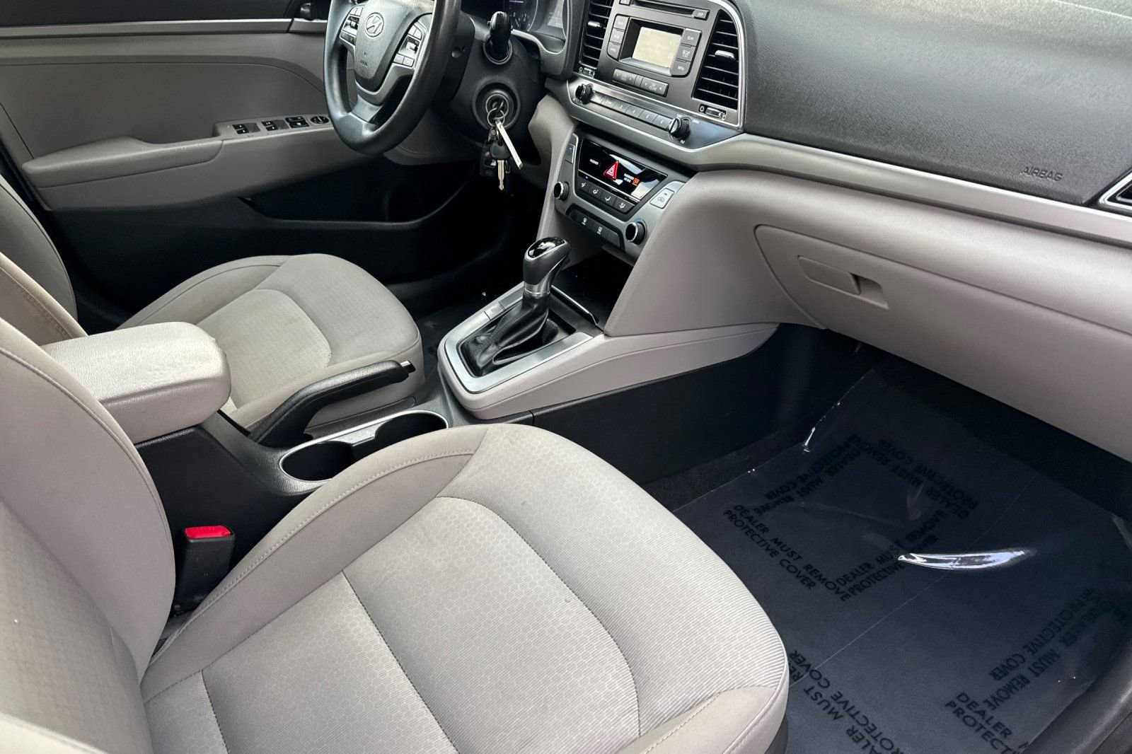 Used 2017 Hyundai Elantra SE image 14