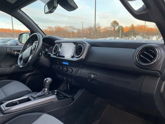 Used 2022 Toyota Tacoma TRD Sport w/ Technology Package image 24