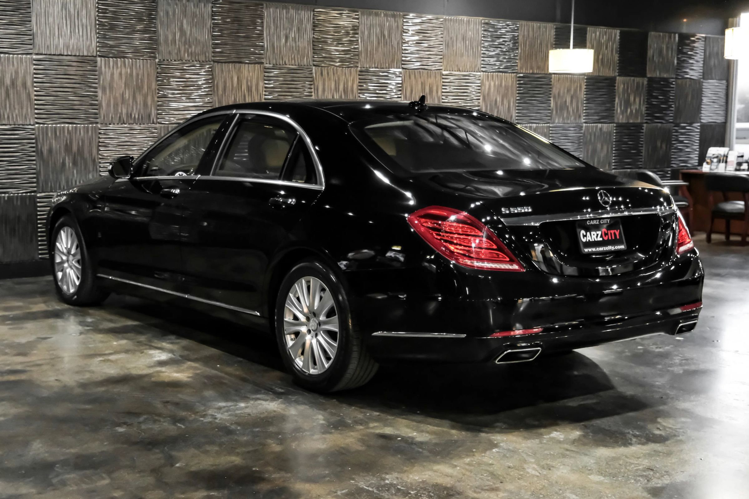 Used 2015 Mercedes-Benz S 550 Sedan image 12