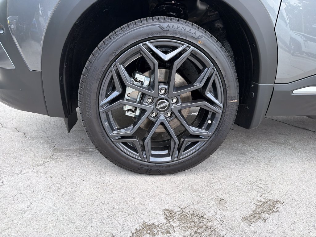 New 2026 Nissan Kicks SR FWD image 12