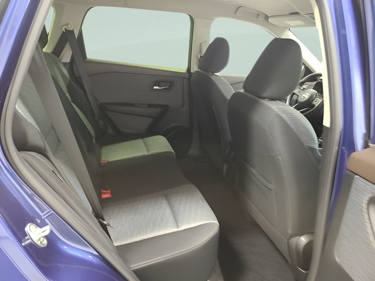 Used 2023 Nissan Rogue SV AWD/4WD image 13