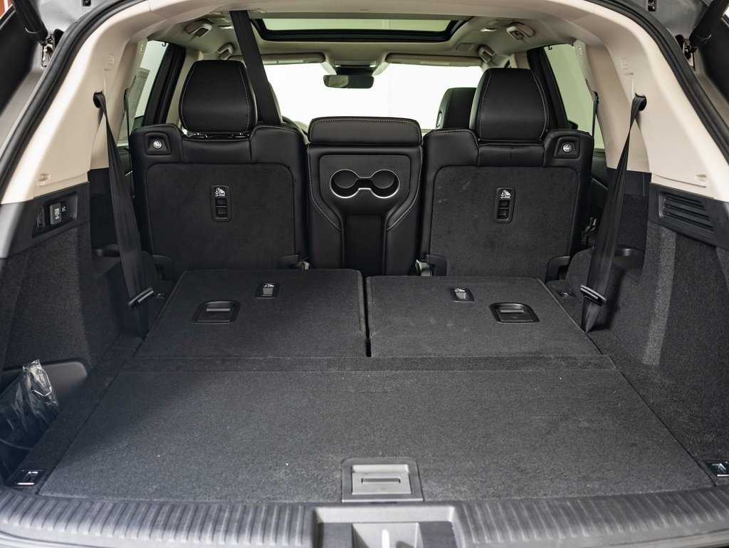Used 2025 Acura MDX SH-AWD w/ Technology Package image 18