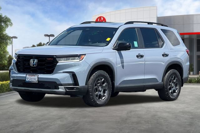 Used 2025 Honda Pilot TrailSport image 9