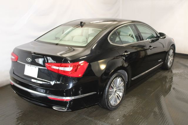 Used 2016 Kia Cadenza Premium image 4