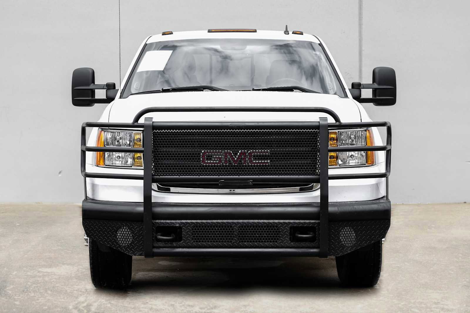 Used 2010 GMC Sierra 3500 SLT w/ SLT Convenience Package image 5