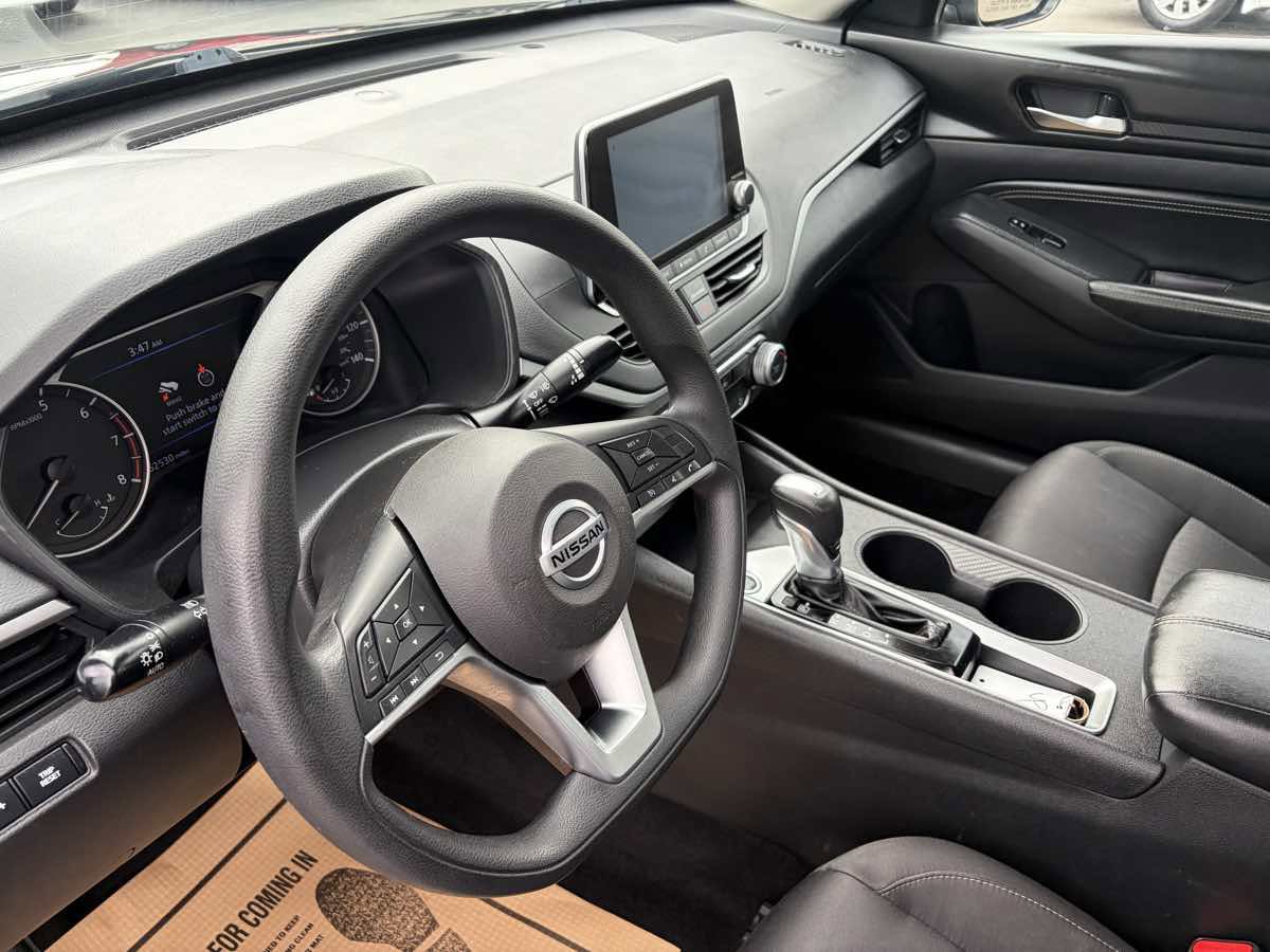 Used 2020 Nissan Altima 2.5 S FWD image 12