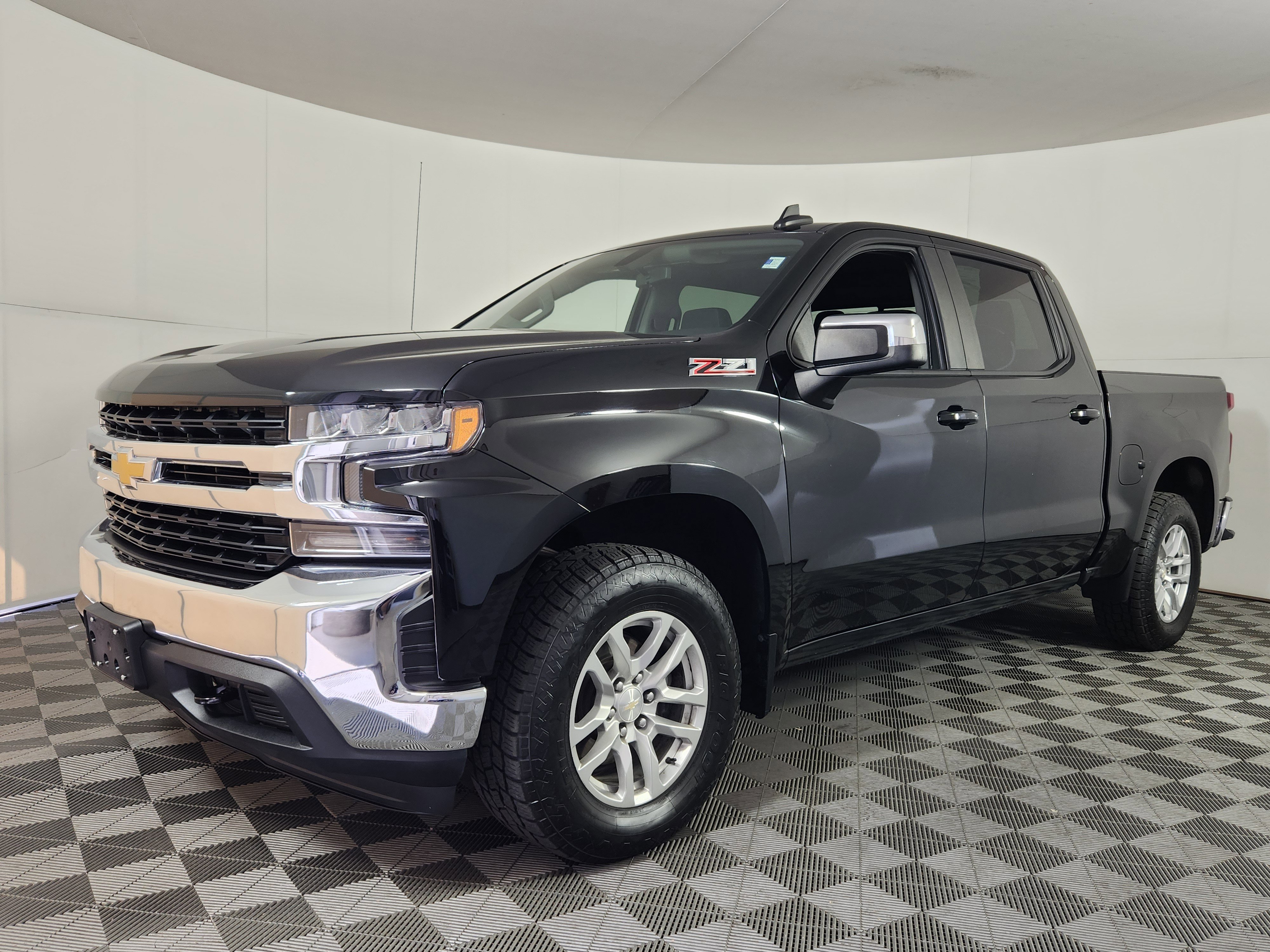 Used 2019 Chevrolet Silverado 1500 LT w/ All-Star Edition image 3