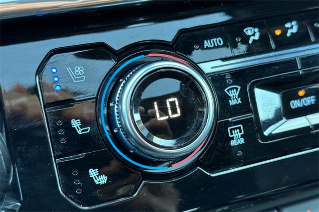 Used 2024 GMC Sierra 2500 Denali w/ Denali Reserve Package image 29