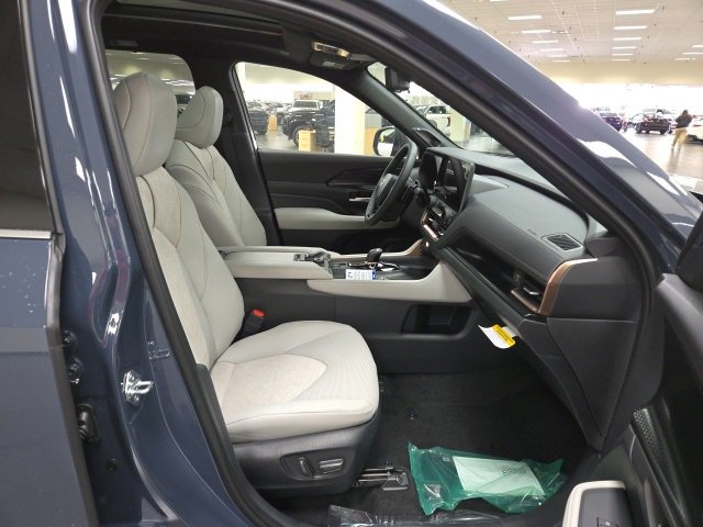 New 2026 Toyota Grand Highlander AWD Hybrid image 8