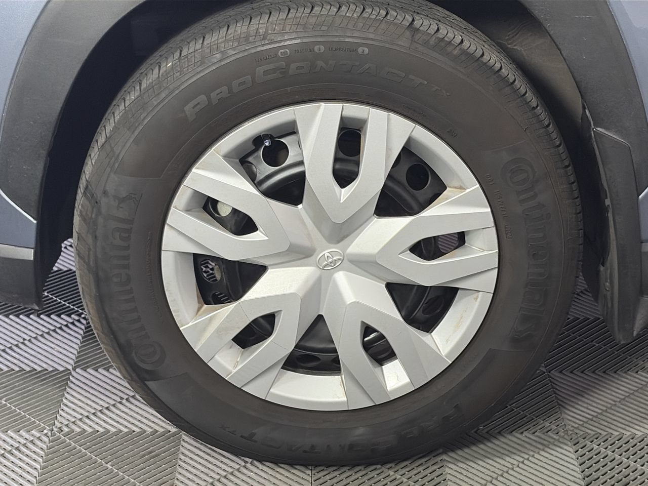 Used 2024 Toyota Corolla Cross L AWD/4WD image 9