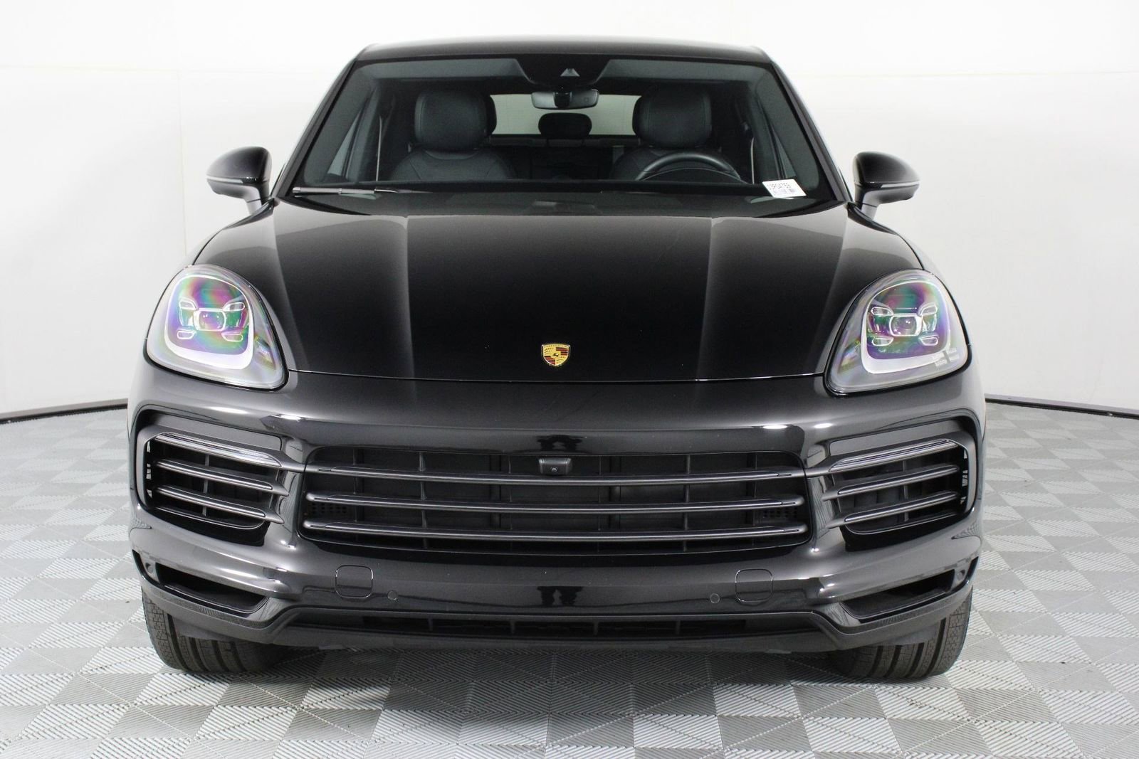 Certified 2023 Porsche Cayenne Platinum Edition image 10