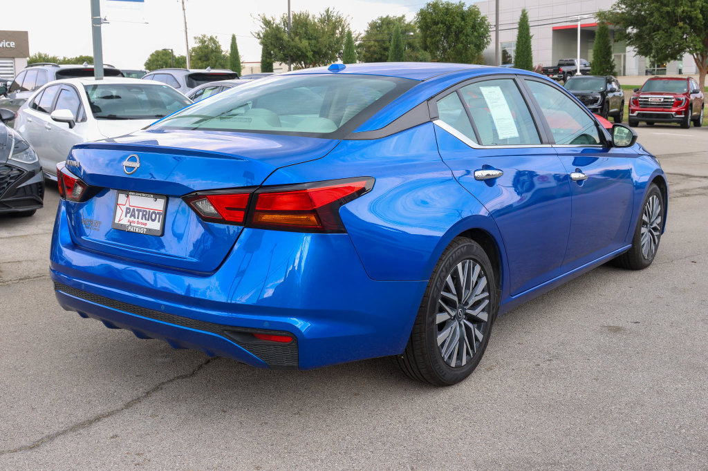 Used 2025 Nissan Altima 2.5 SV FWD image 3