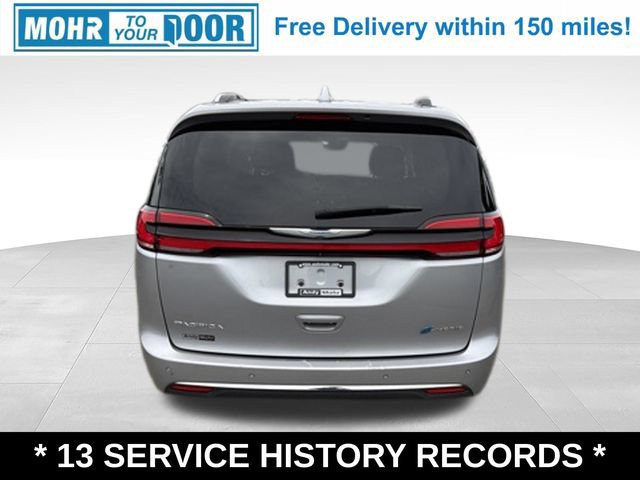 Used 2021 Chrysler Pacifica Touring-L FWD image 4