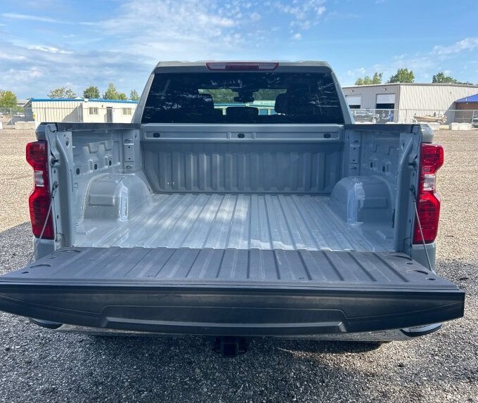 Used 2024 Chevrolet Silverado 1500 LT AWD/4WD image 5