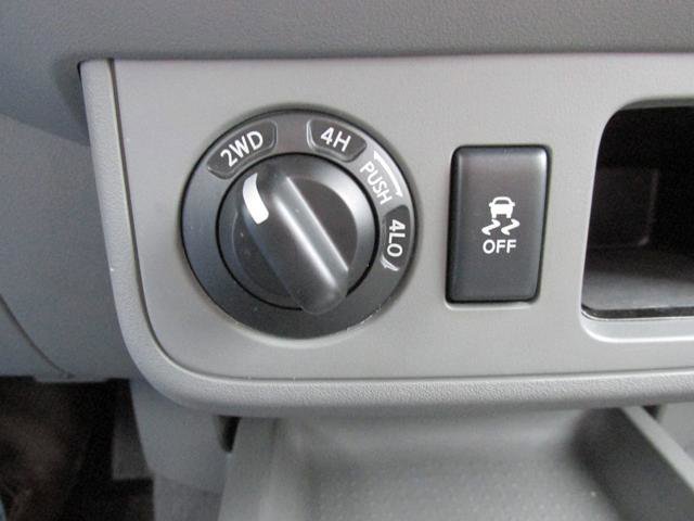 Used 2019 Nissan Frontier SV image 12