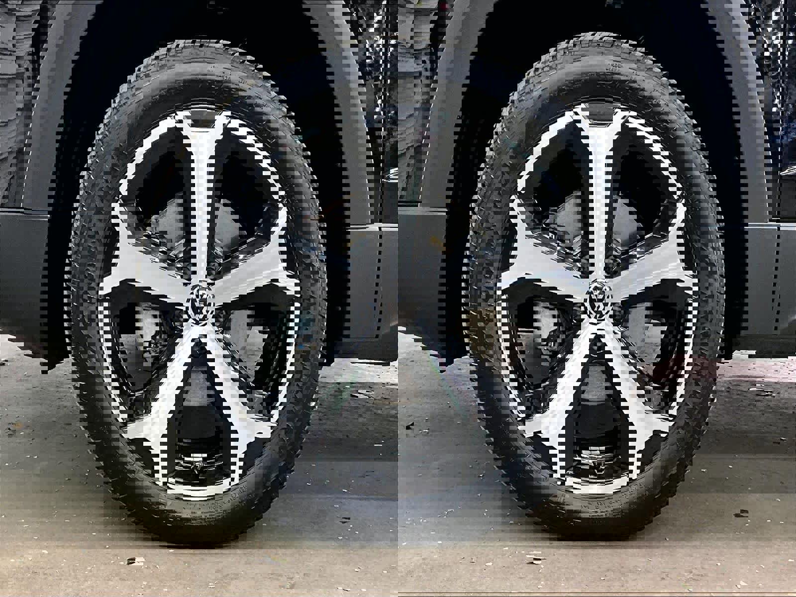 Used 2025 Volkswagen Taos SEL image 12