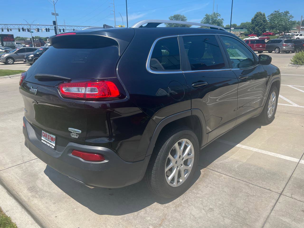 Used 2016 Jeep Cherokee Latitude AWD/4WD image 6