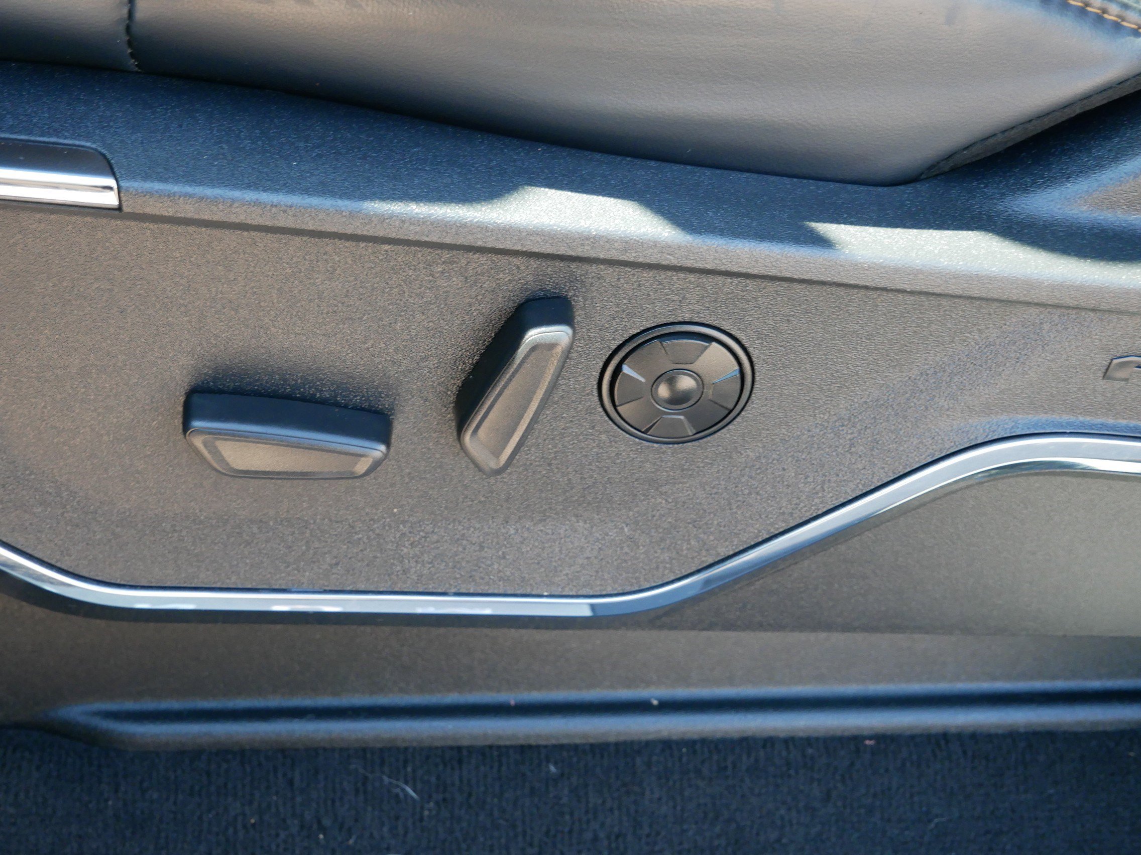 Used 2024 Ford F350 Platinum w/ FX4 Off-Road Package image 20