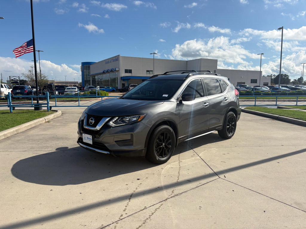 Used 2017 Nissan Rogue SV w/ Midnight Edition Package image 4