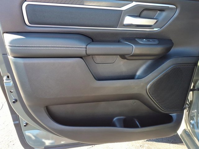 New 2026 RAM 1500 4x4 Crew Cab image 11