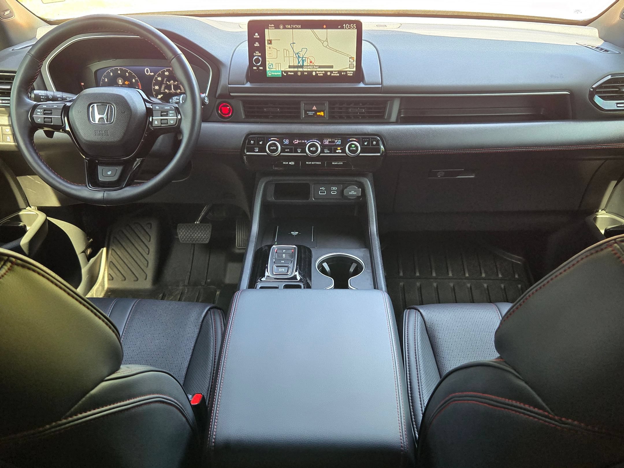 Used 2025 Honda Pilot Black Edition image 16