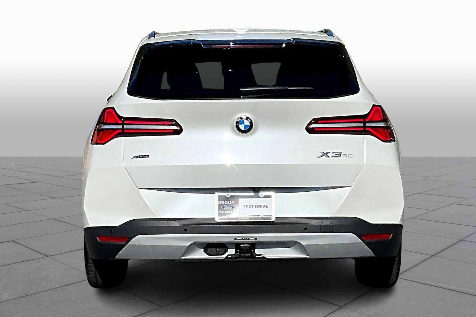 Used 2025 BMW X3 xDrive30i w/ Premium Package image 4