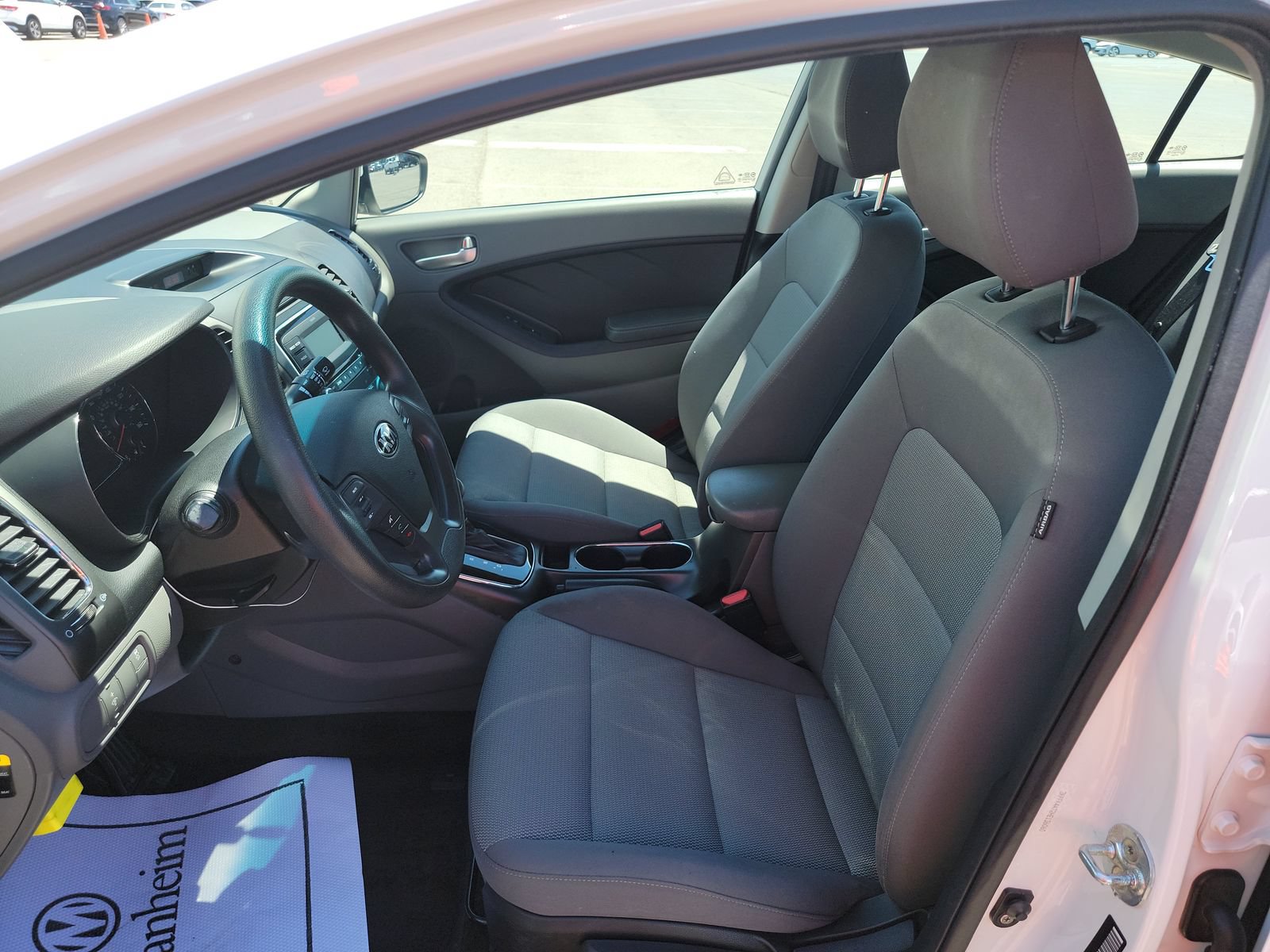Used 2017 Kia Forte LX FWD image 10