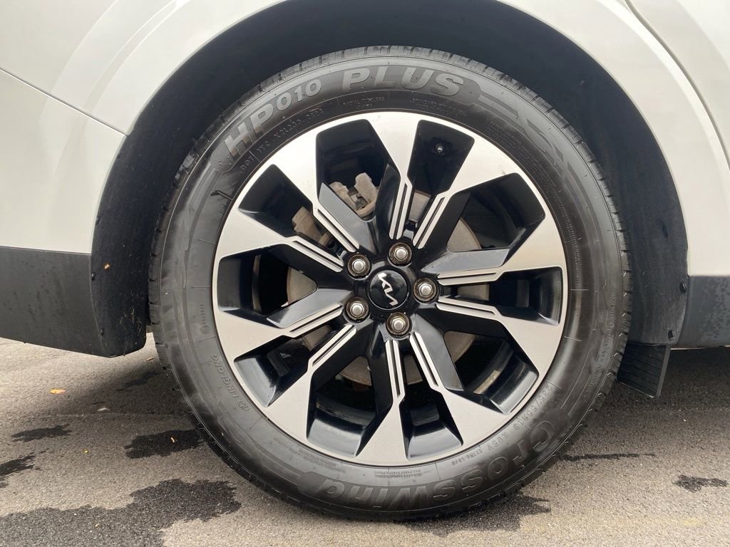 Certified 2023 Kia Carnival EX image 37