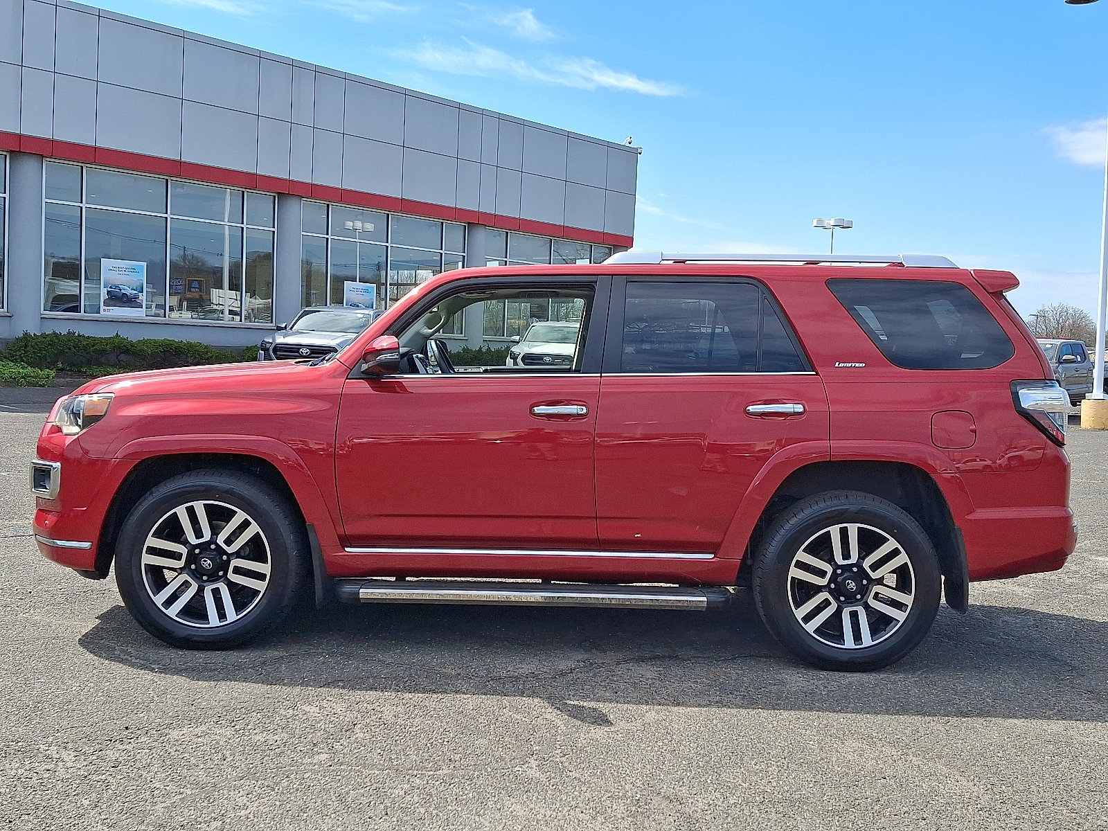 Used 2023 Toyota 4Runner Limited AWD/4WD image 4