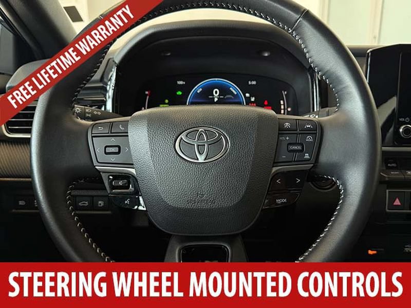 Used 2025 Toyota Camry SE FWD image 10