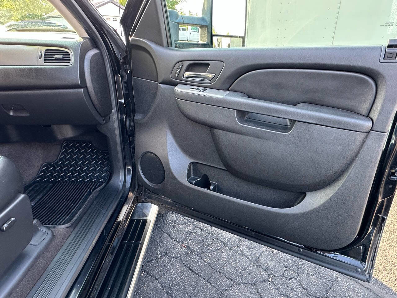 Used 2013 Chevrolet Silverado 2500 LTZ w/ LTZ Plus Package image 28