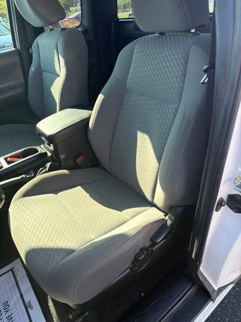 Used 2023 Toyota Tacoma SR AWD/4WD image 12