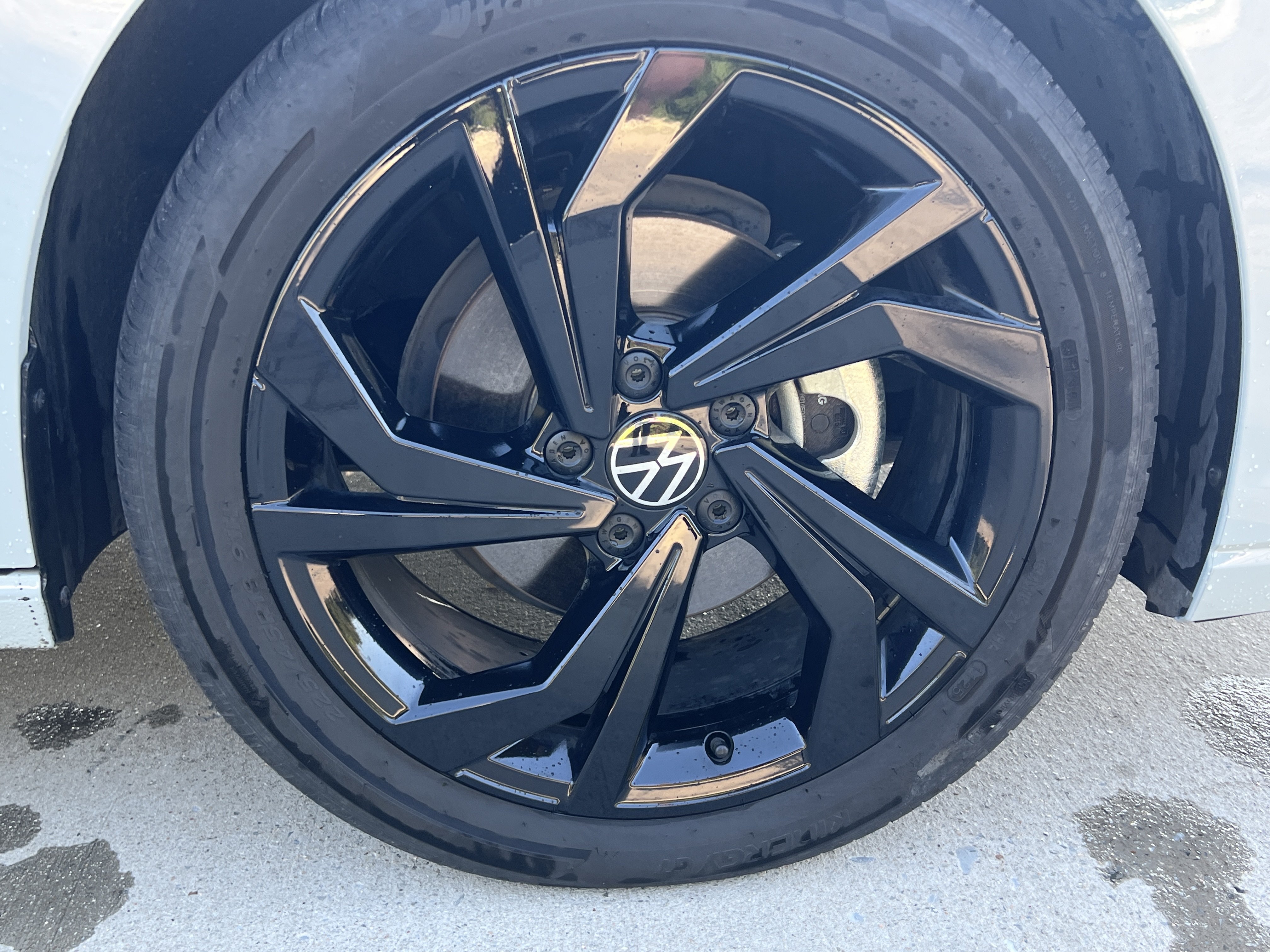 Certified 2025 Volkswagen Jetta SE w/ Sunroof Package FWD image 11