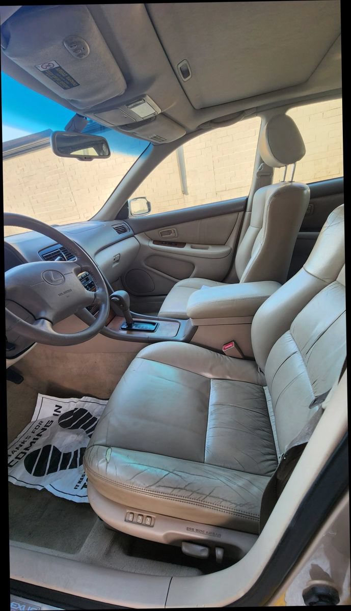 Used 2000 Lexus ES 330 FWD image 12