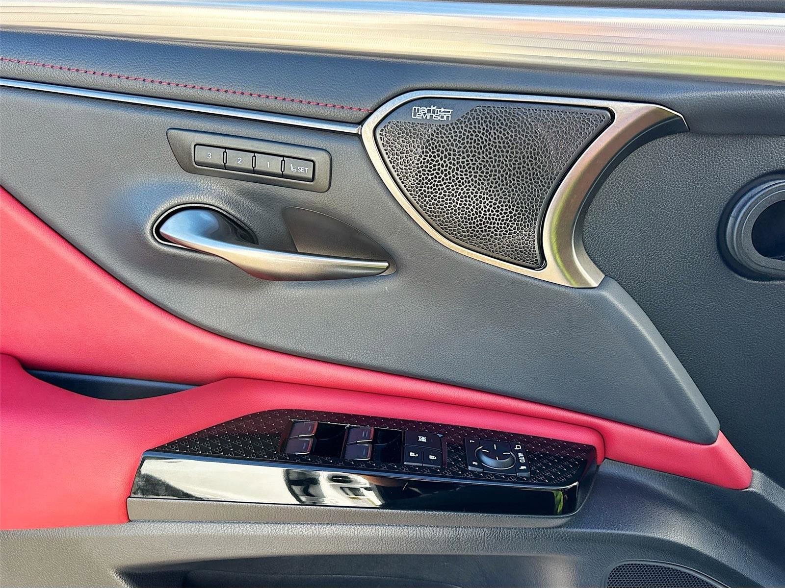 Used 2025 Lexus ES 350 F Sport image 19