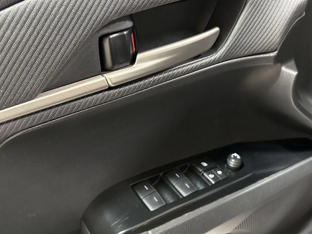 Used 2025 Toyota Camry Hybrid FWD image 20