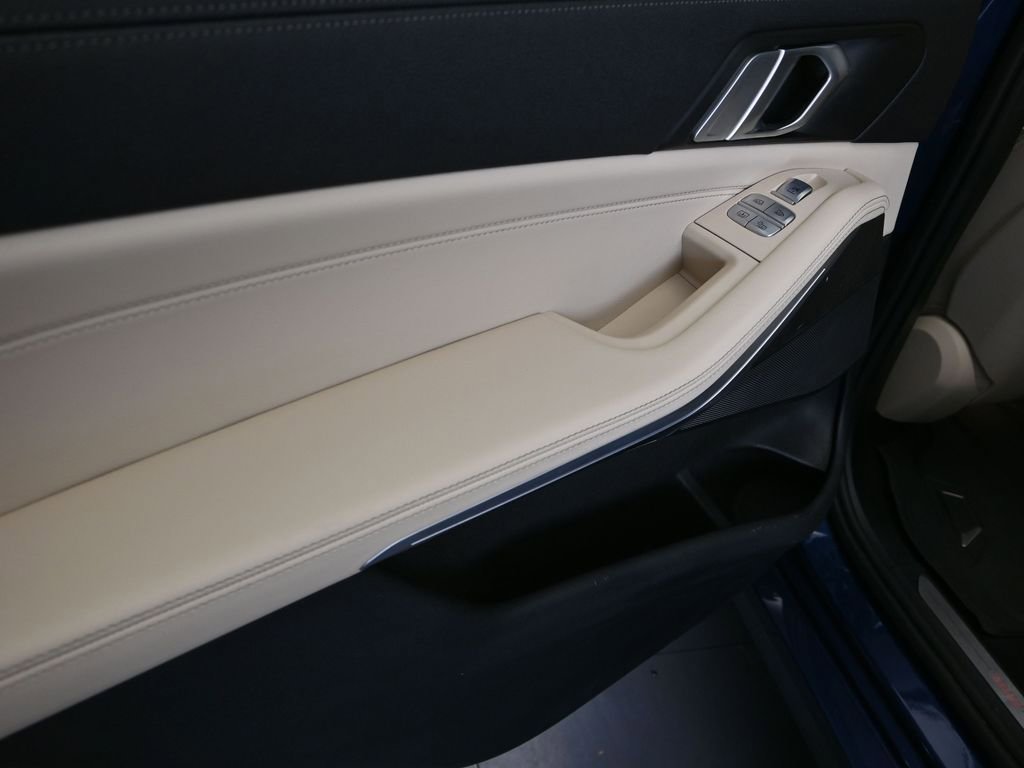 Used 2021 BMW X7 xDrive40i w/ Premium Package 2 image 15