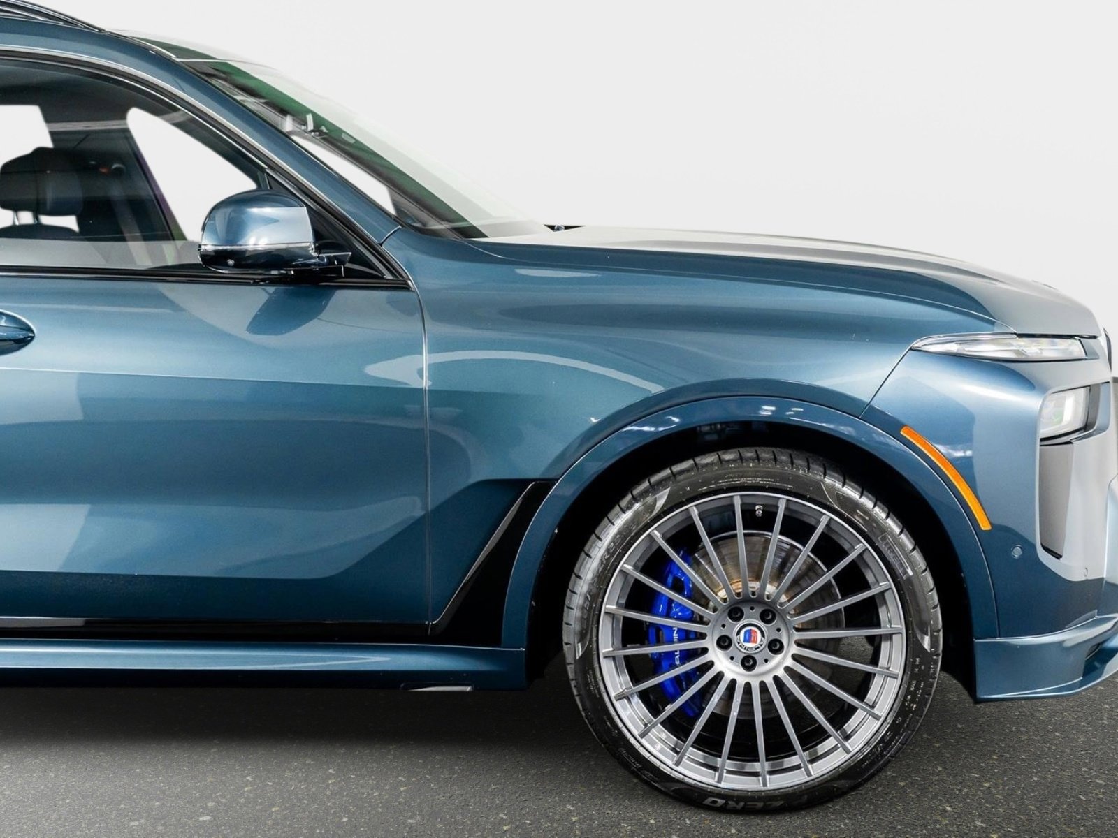 Used 2025 BMW ALPINA XB7 AWD/4WD image 5