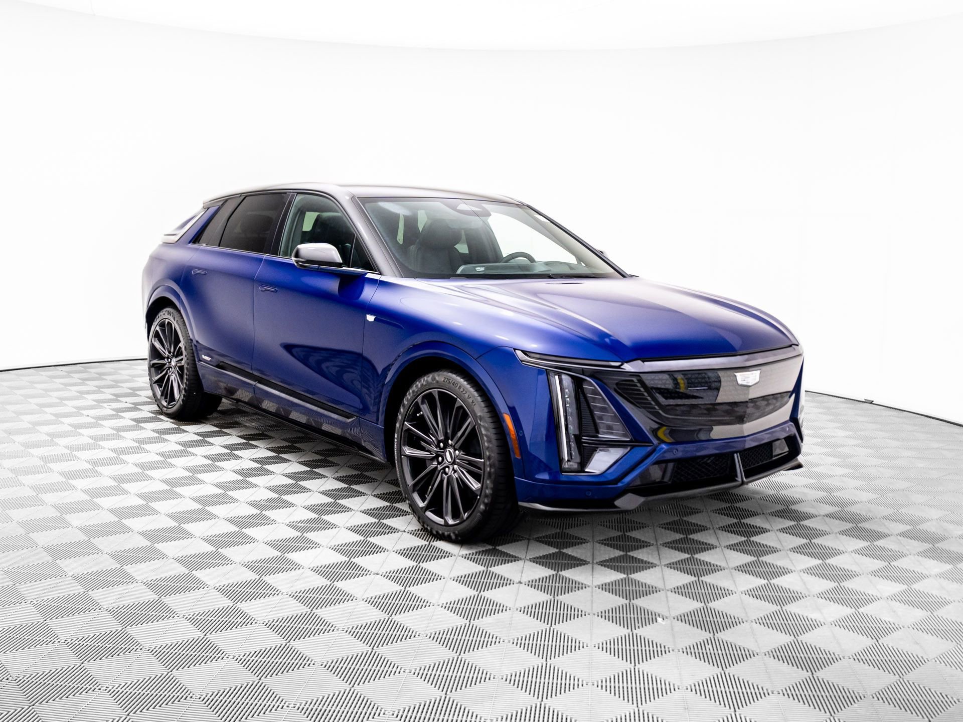 New 2026 Cadillac Lyriq V w/ LPO, Floor Liner Package AWD/4WD image 8