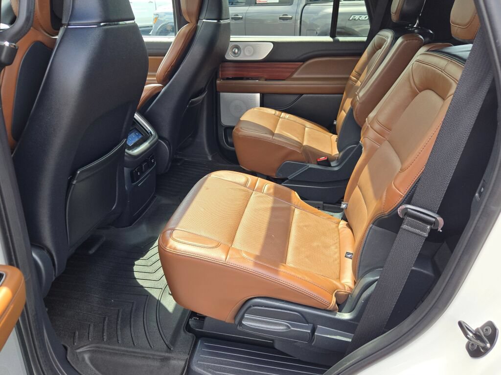 Used 2024 Lincoln Navigator Reserve AWD/4WD image 25
