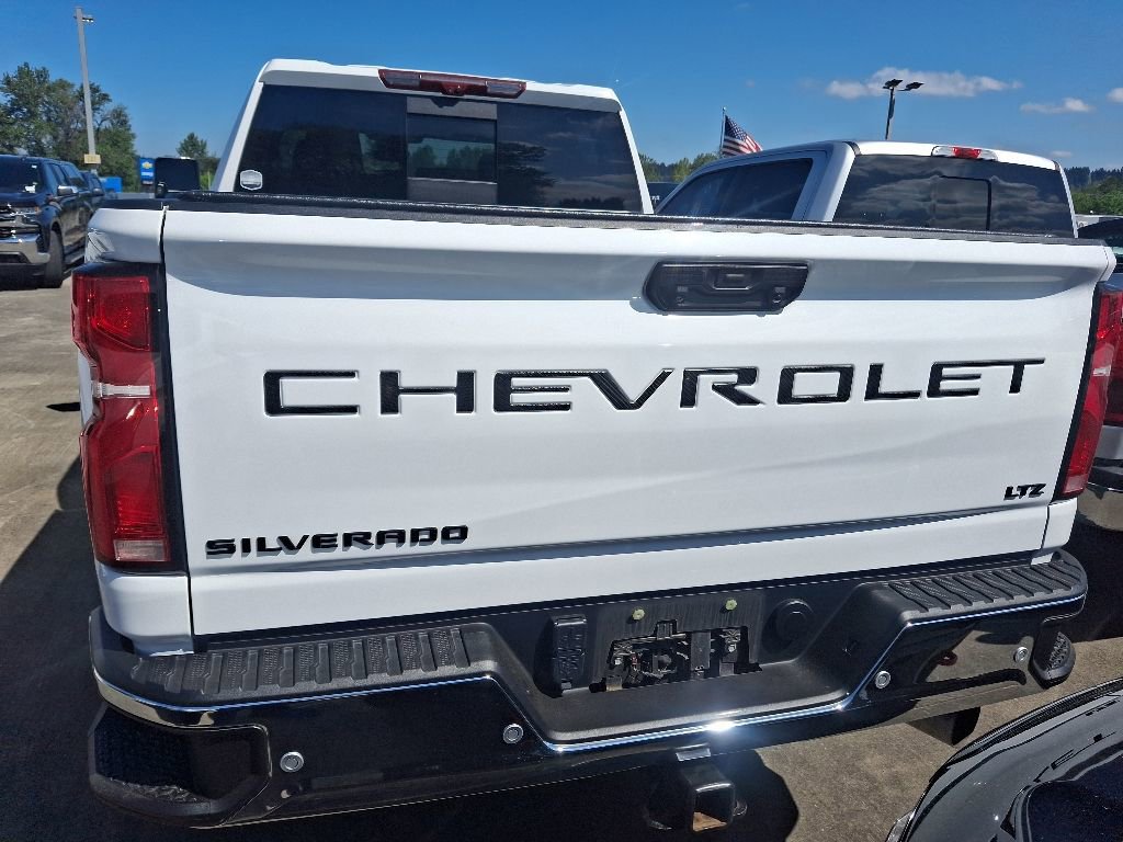 Used 2024 Chevrolet Silverado 3500 LTZ w/ LTZ Plus Package AWD/4WD image 8