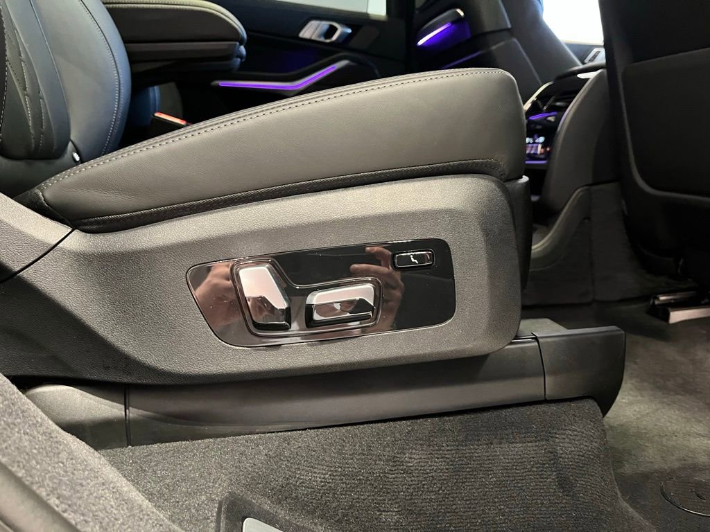 Used 2024 BMW X7 M60i w/ Executive Package AWD/4WD image 36