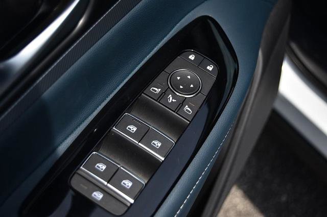 New 2025 Nissan Murano Platinum image 9